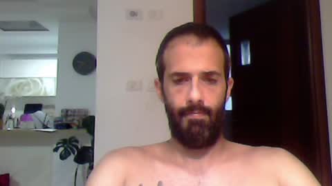 Snapshot of rockistman1 chatting on 06-05-26, 06:35 rockistman1 online show from 06-05-26, 06:35