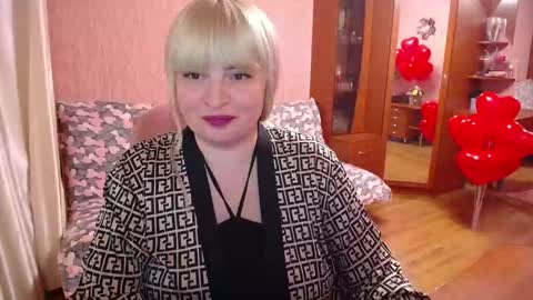 Snapshot of rocknlinxx chatting on 10-18-25, 04:19 Rocknlinxx online show from 10-18-25, 04:19
