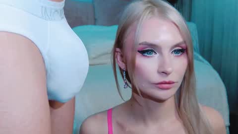 Snapshot of rockstarsgames chatting on 11-09-25, 11:08 Lina and Den online show from 11-09-25, 11:08