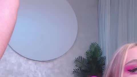 Snapshot of rockstarsgames chatting on 11-23-25, 05:29 Lina and Den online show from 11-23-25, 05:29