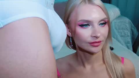 Snapshot of rockstarsgames chatting on 11-25-25, 05:18 Lina and Den online show from 11-25-25, 05:18