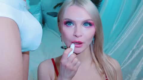 Lina and Den online show from 04-11-26, 07:45