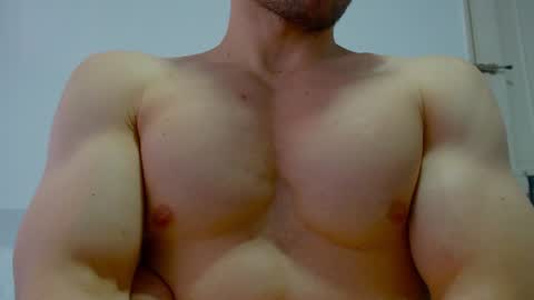 Snapshot of rocky_muscle chatting on 06-10-26, 05:34 rocky muscle online show from 06-10-26, 05:34