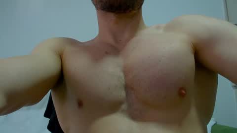 Snapshot of rocky_muscle chatting on 06-20-26, 09:39 rocky muscle online show from 06-20-26, 09:39