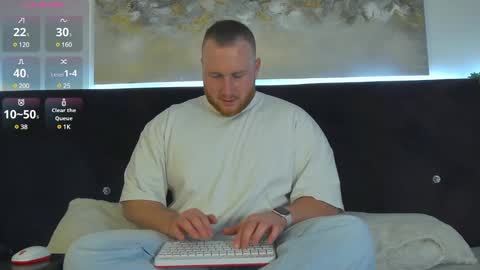 Snapshot of roddy_riss chatting on 01-18-25, 12:47 Roddy online show from 01-18-25, 12:47