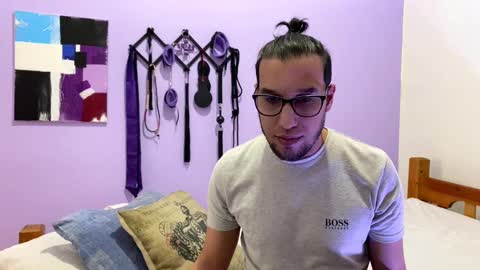 Thiago independent model online show from 01-26-25, 10:13