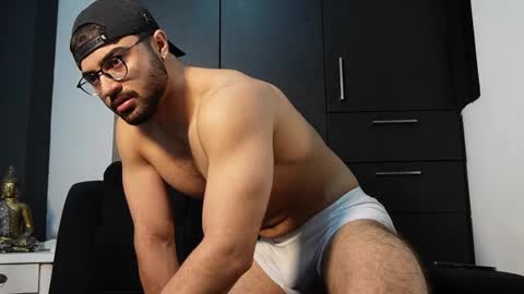 Roger Belmont online show from 09-27-25, 04:50