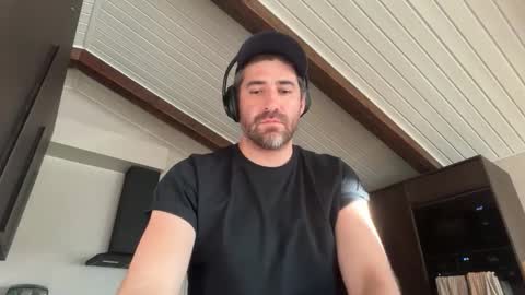 Snapshot of rogersterling11 chatting on 05-05-26, 05:10 Roger Sterling online show from 05-05-26, 05:10
