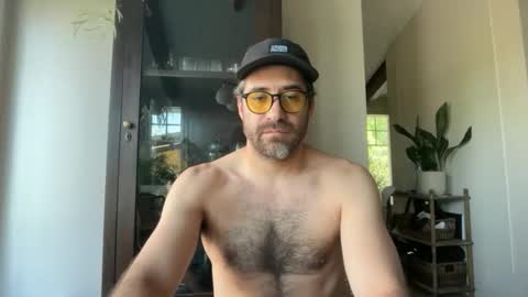 Snapshot of rogersterling11 chatting on 06-04-26, 07:47 Roger Sterling online show from 06-04-26, 07:47