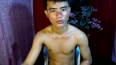 Snapshot of roianboyyy chatting on 07-23-26, 01:08 roianboyyy online show from 07-23-26, 01:08