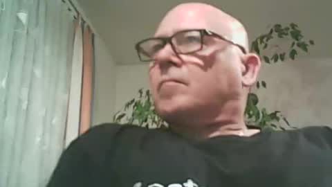 Snapshot of rola56430 chatting on 02-05-25, 05:52 rola56430 online show from 02-05-25, 05:52