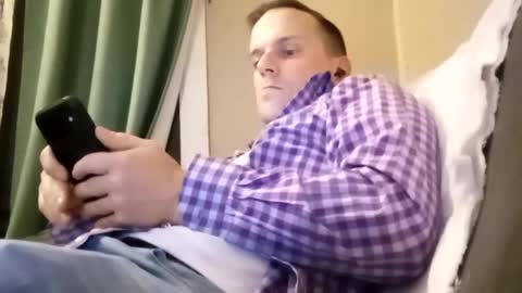 Snapshot of rollinhard2525 chatting on 12-28-24, 07:00 rollinhard2525 online show from 12-28-24, 07:00