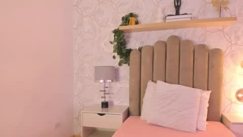 Snapshot of roma_love_ chatting on 12-05-24, 11:27 online show from 12-05-24, 11:27
