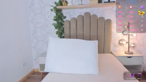 Snapshot of roma_love_ chatting on 09-21-25, 11:45 online show from 09-21-25, 11:45