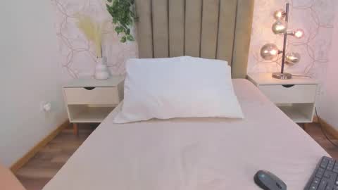   online show from 11-19-25, 01:00