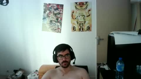 Snapshot of romainb72 chatting on 06-15-26, 05:42 romainb72 online show from 06-15-26, 05:42
