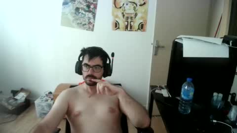 Snapshot of romainb72 chatting on 06-16-26, 06:27 romainb72 online show from 06-16-26, 06:27