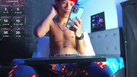 Snapshot of romancartier_ chatting on 06-16-26, 06:05 Roman Cartier online show from 06-16-26, 06:05