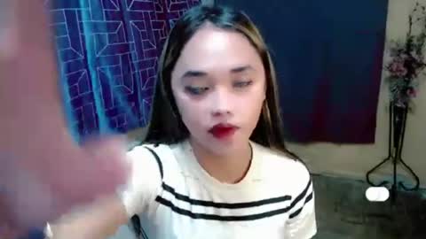Snapshot of romanticslutxxx chatting on 06-12-26, 01:54 empress online show from 06-12-26, 01:54