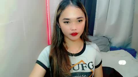 Snapshot of romanticslutxxx chatting on 06-20-26, 06:44 empress online show from 06-20-26, 06:44