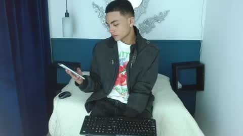 Snapshot of romeo_laurient chatting on 06-30-26, 08:04 ROMEO online show from 06-30-26, 08:04