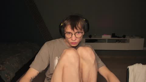 Snapshot of romeo_mercy chatting on 12-19-24, 01:28 Romeo online show from 12-19-24, 01:28