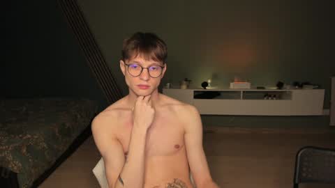 Snapshot of romeo_mercy chatting on 12-20-24, 01:36 Romeo online show from 12-20-24, 01:36