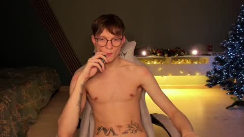 Snapshot of romeo_mercy chatting on 12-28-24, 11:16 Romeo online show from 12-28-24, 11:16