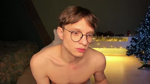 Snapshot of romeo_mercy chatting on 12-29-24, 11:29 Romeo online show from 12-29-24, 11:29