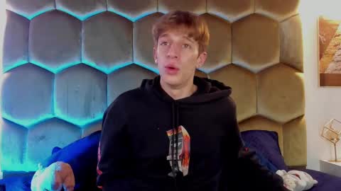 Romeo Ricci online show from 12-22-24, 01:55