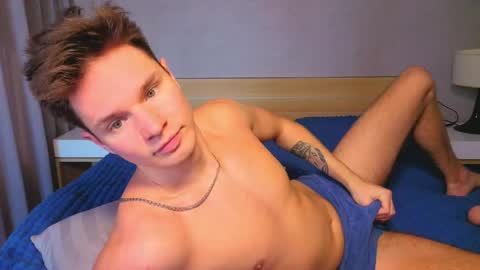 Snapshot of romeosilver chatting on 06-01-26, 12:23 Romeo online show from 06-01-26, 12:23