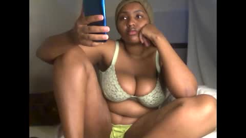 Romina 26 online show from 03-26-26, 03:45