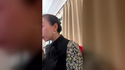 Snapshot of rongrong0329 chatting on 05-09-26, 12:05 sui sui online show from 05-09-26, 12:05