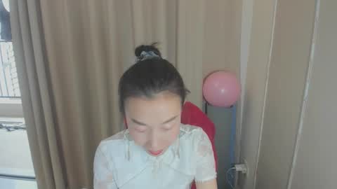 Snapshot of rongrong0329 chatting on 05-27-26, 01:57 sui sui online show from 05-27-26, 01:57