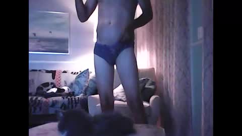 Snapshot of ronvlv chatting on 10-06-25, 02:53 ronvlv online show from 10-06-25, 02:53
