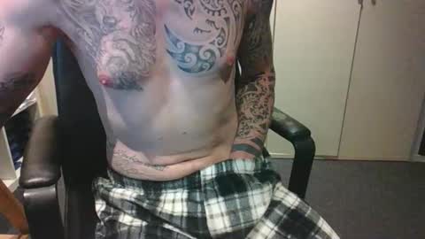 Snapshot of rore85 chatting on 05-14-26, 06:04 rore85 online show from 05-14-26, 06:04