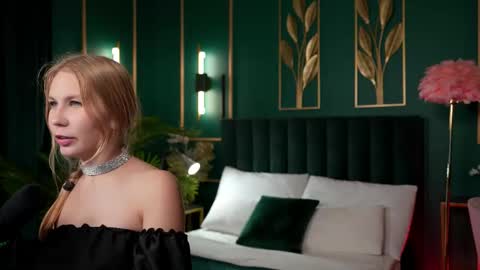 Delicate flower Rose online show from 12-02-25, 05:41