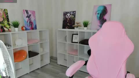 Snapshot of rosa_vaughn chatting on 06-04-26, 12:38 Viola online show from 06-04-26, 12:38