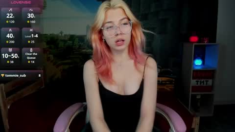 Snapshot of rosahayes chatting on 04-19-26, 08:35 Call me Rosa online show from 04-19-26, 08:35