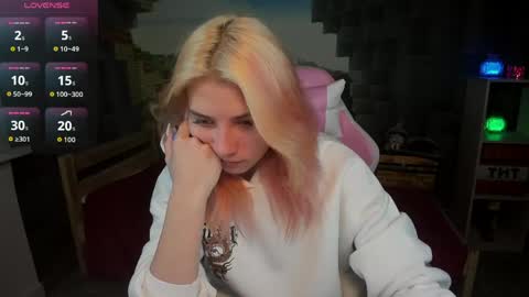 Snapshot of rosahayes chatting on 04-26-26, 08:23 Call me Rosa online show from 04-26-26, 08:23