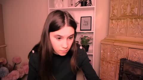 Snapshot of rosalais_ chatting on 04-24-26, 06:49 Rose online show from 04-24-26, 06:49