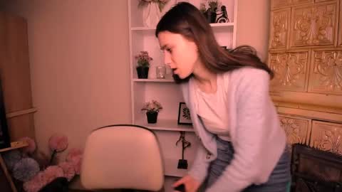 Snapshot of rosalais_ chatting on 04-25-26, 06:16 Rose online show from 04-25-26, 06:16