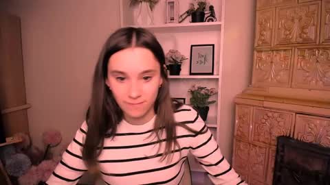 Snapshot of rosalais_ chatting on 04-29-26, 06:50 Rose online show from 04-29-26, 06:50