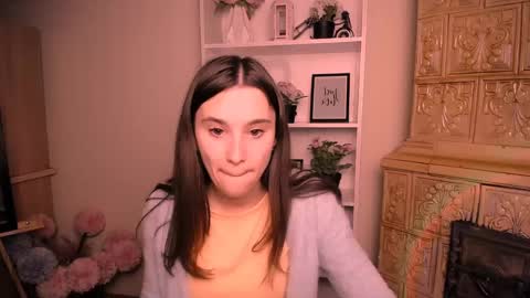 Snapshot of rosalais_ chatting on 04-30-26, 06:31 Rose online show from 04-30-26, 06:31