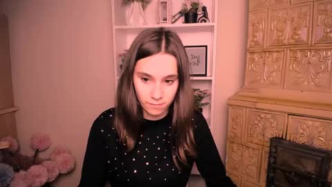 Snapshot of rosalais_ chatting on 05-19-26, 06:31 Rose online show from 05-19-26, 06:31