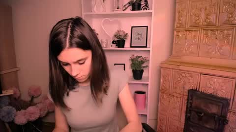 Snapshot of rosalais_ chatting on 05-28-26, 06:21 Rose online show from 05-28-26, 06:21