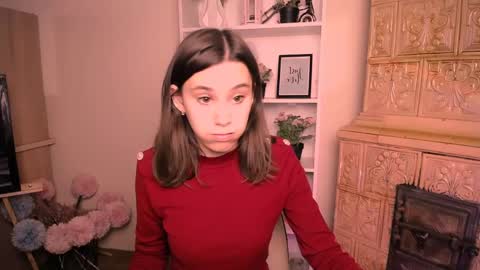 Snapshot of rosalais_ chatting on 05-30-26, 06:10 Rose online show from 05-30-26, 06:10
