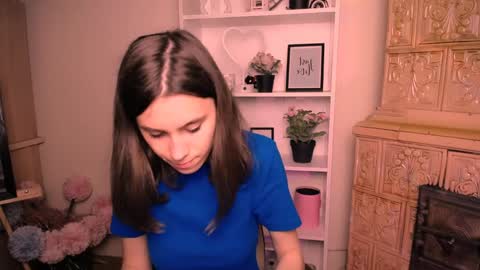 Snapshot of rosalais_ chatting on 06-02-26, 06:04 Rose online show from 06-02-26, 06:04