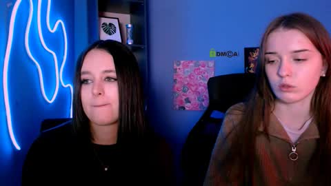 rosalie_liu online show from 11-18-25, 03:38