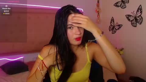 Snapshot of rosaliea chatting on 05-28-26, 04:10 R O S A L I A online show from 05-28-26, 04:10